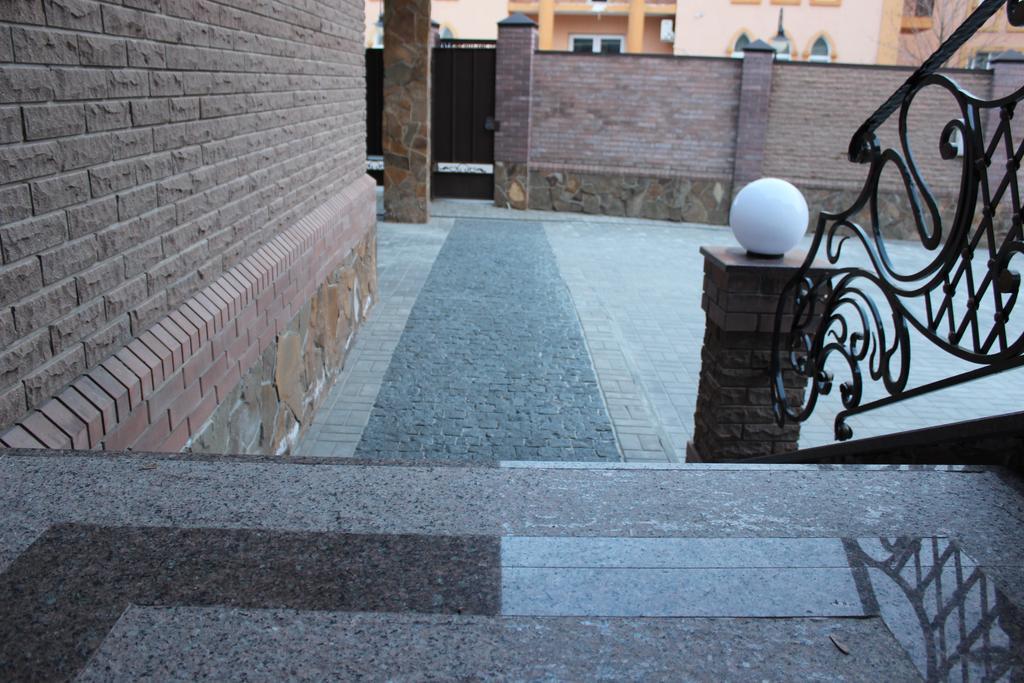 Hotel Barin House Sumy Exterior foto
