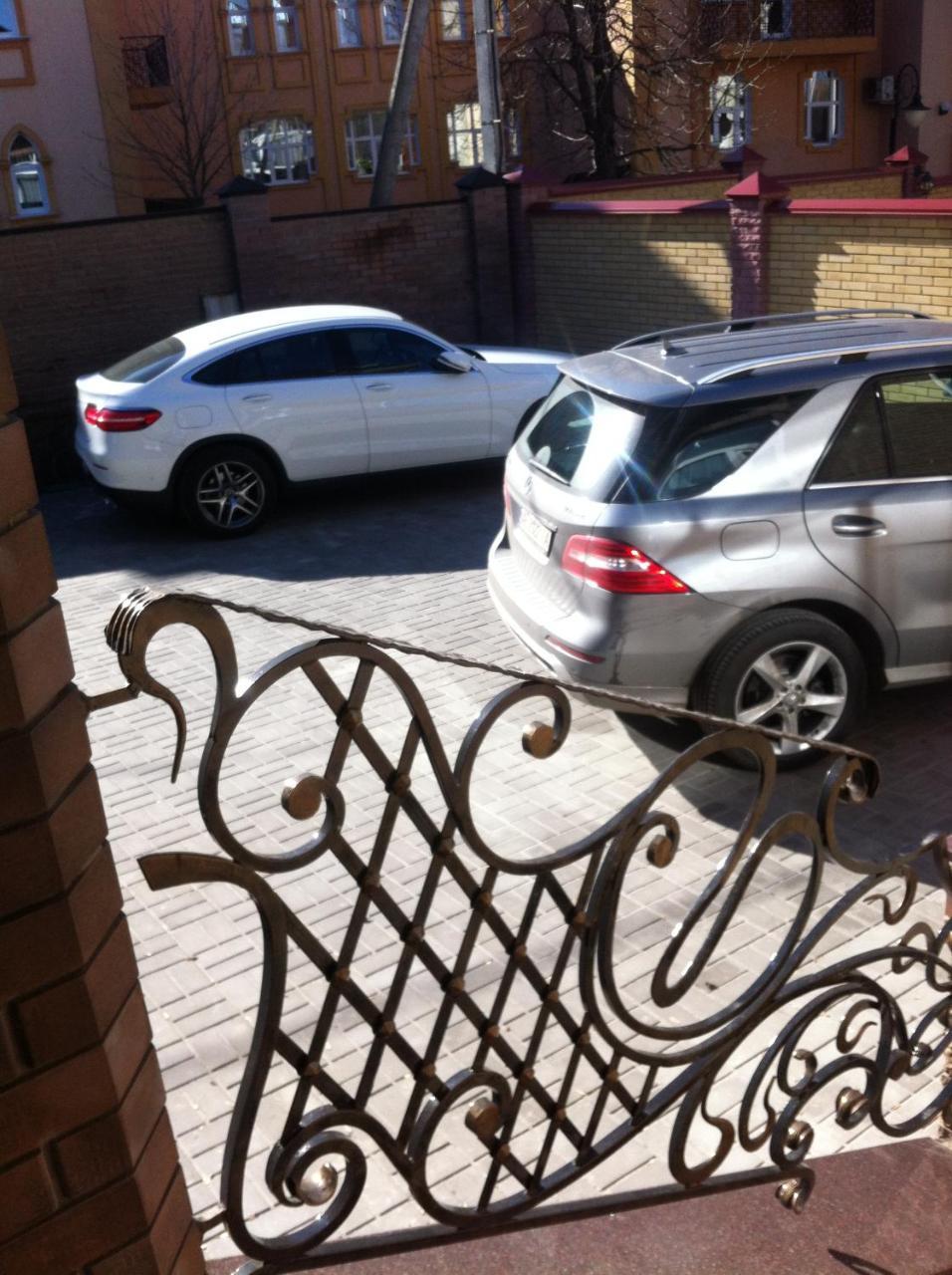 Hotel Barin House Sumy Exterior foto